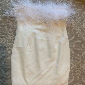 NWT Bardot  WHITE  Strapless Prom Bachelorette Dress with feathers
